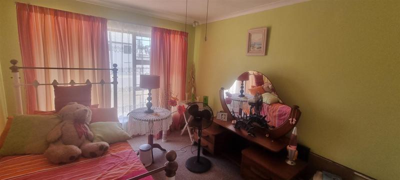 4 Bedroom Property for Sale in Fraaiuitsig Western Cape